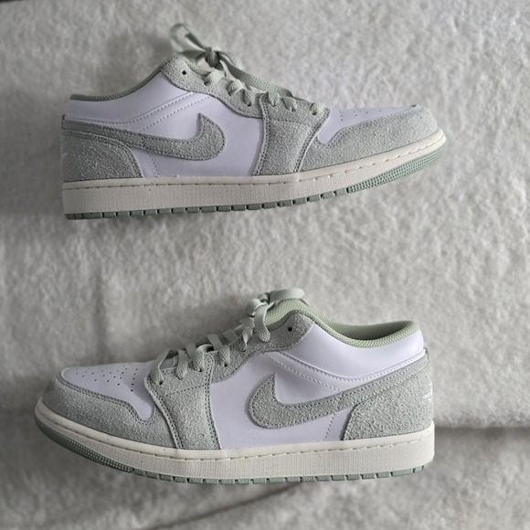 Nike Air Jordan 1 Low SE - Green/White Seafoam - FN5214-131 - Size 11 - No BOX